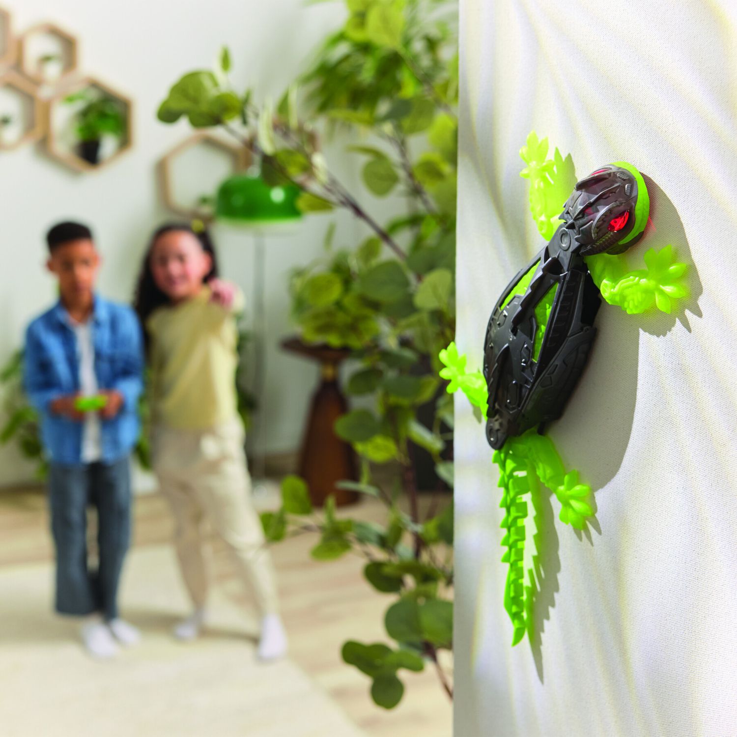 Hex bots gecko - il geco robot rc che scala muri e sorprende tutti - robot giocattolo radiocomandato - SPIN MASTER