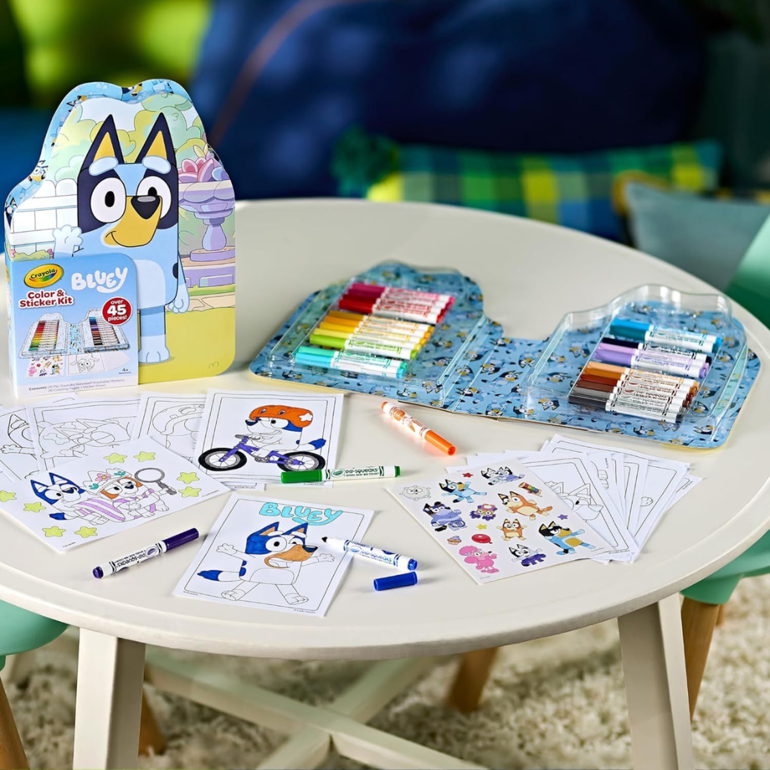 Crayola - valigetta colori & adesivi bluey, set con pennarelli, pagine da colorare, adesivi, 45 pezzi, regalo creativo per bambini, da 5 anni, 04-0784 - CRAYOLA