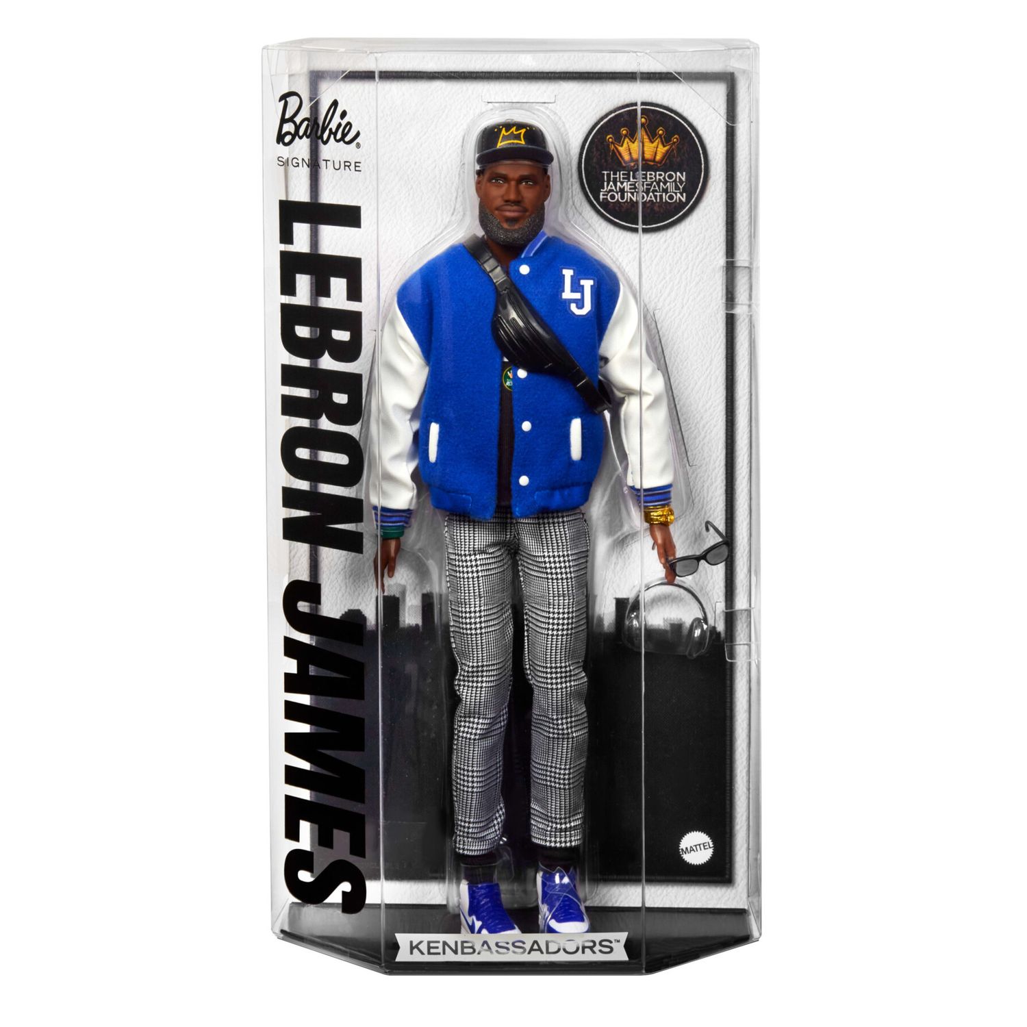Barbie signature -  lebron james kenbassadors, bambola da collezione del campione nba con giacca in stile college e accessori inclusi - Barbie