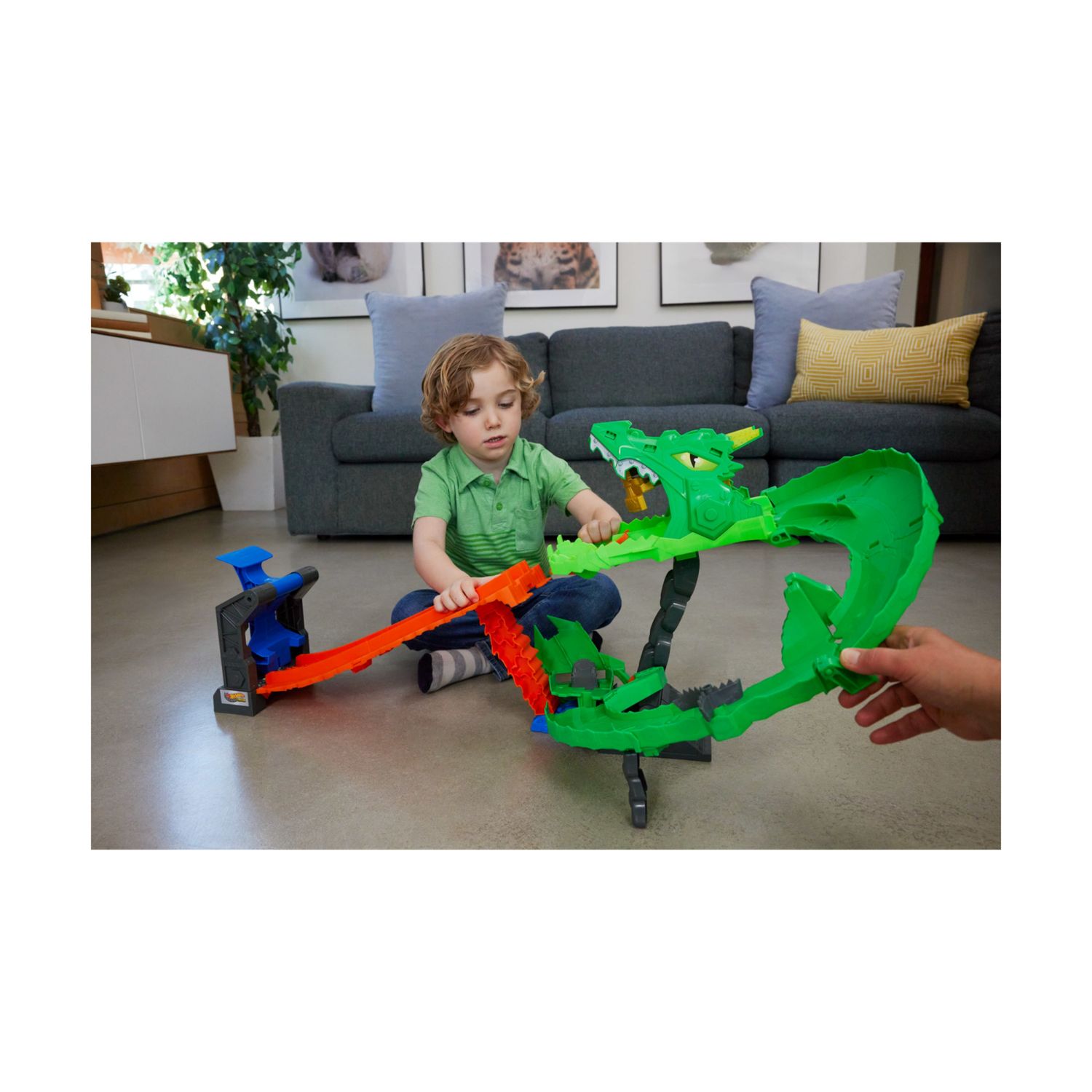 Hot wheels monster trucks - demolizione del drago, pista con deviatore e drago cyborg da sconfiggere, due veicoli inclusi - Hot Wheels