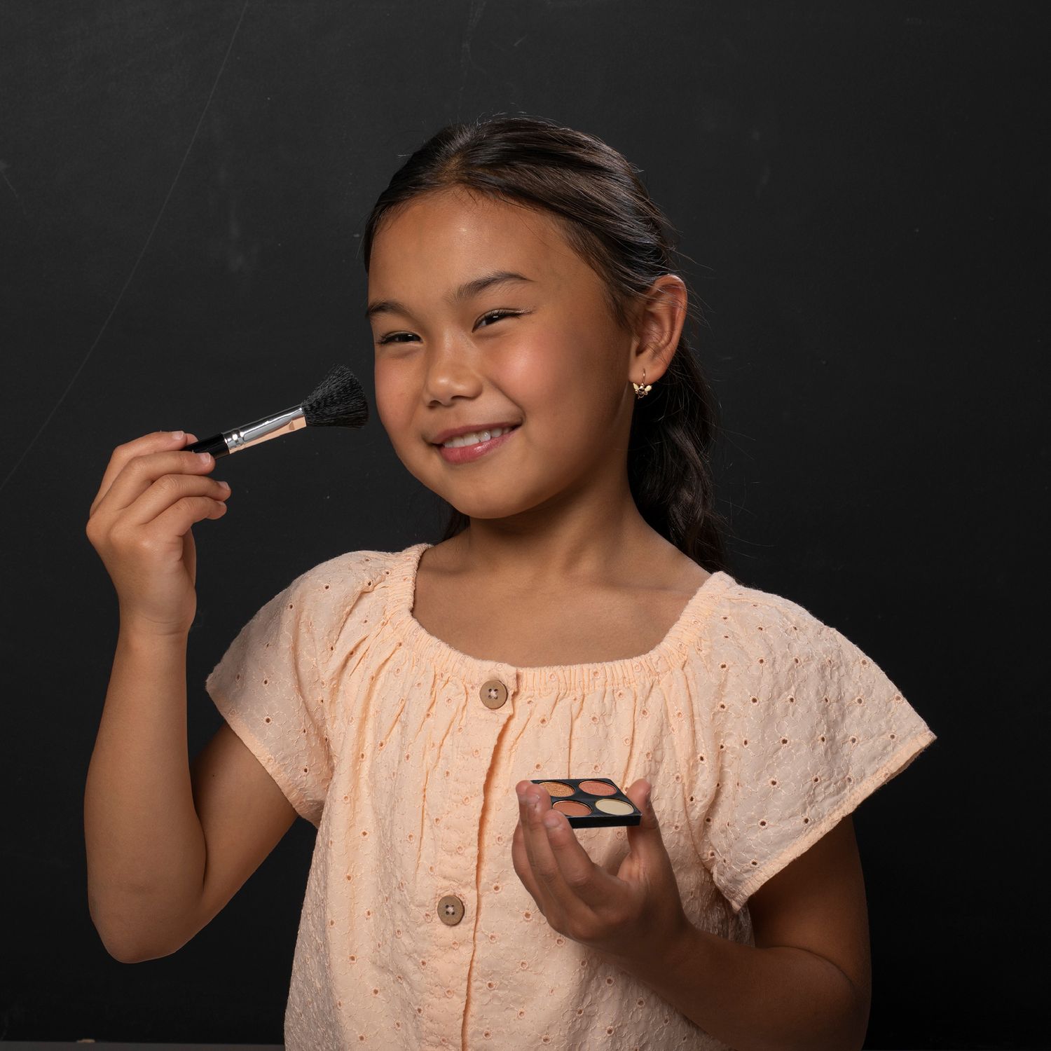 Fao schwarz - set trucco bambina 24 pezzi con toeletta led - 