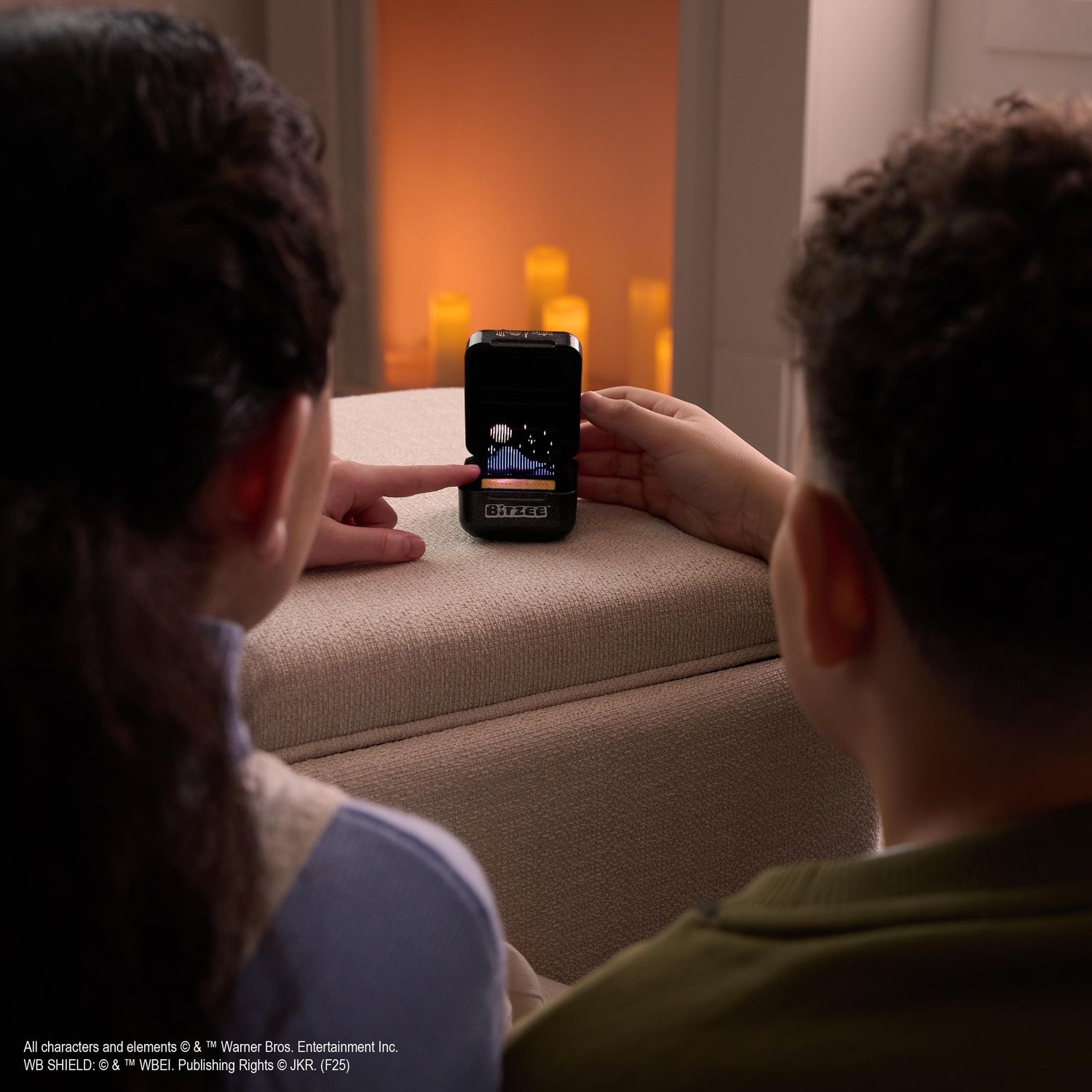 Bitzee jurassic world –  dinosauro digitale interattivo, reagisce al tuo tocco, giochi per bambini e bambine dai 5 anni in su - BITZEE, Jurassic World