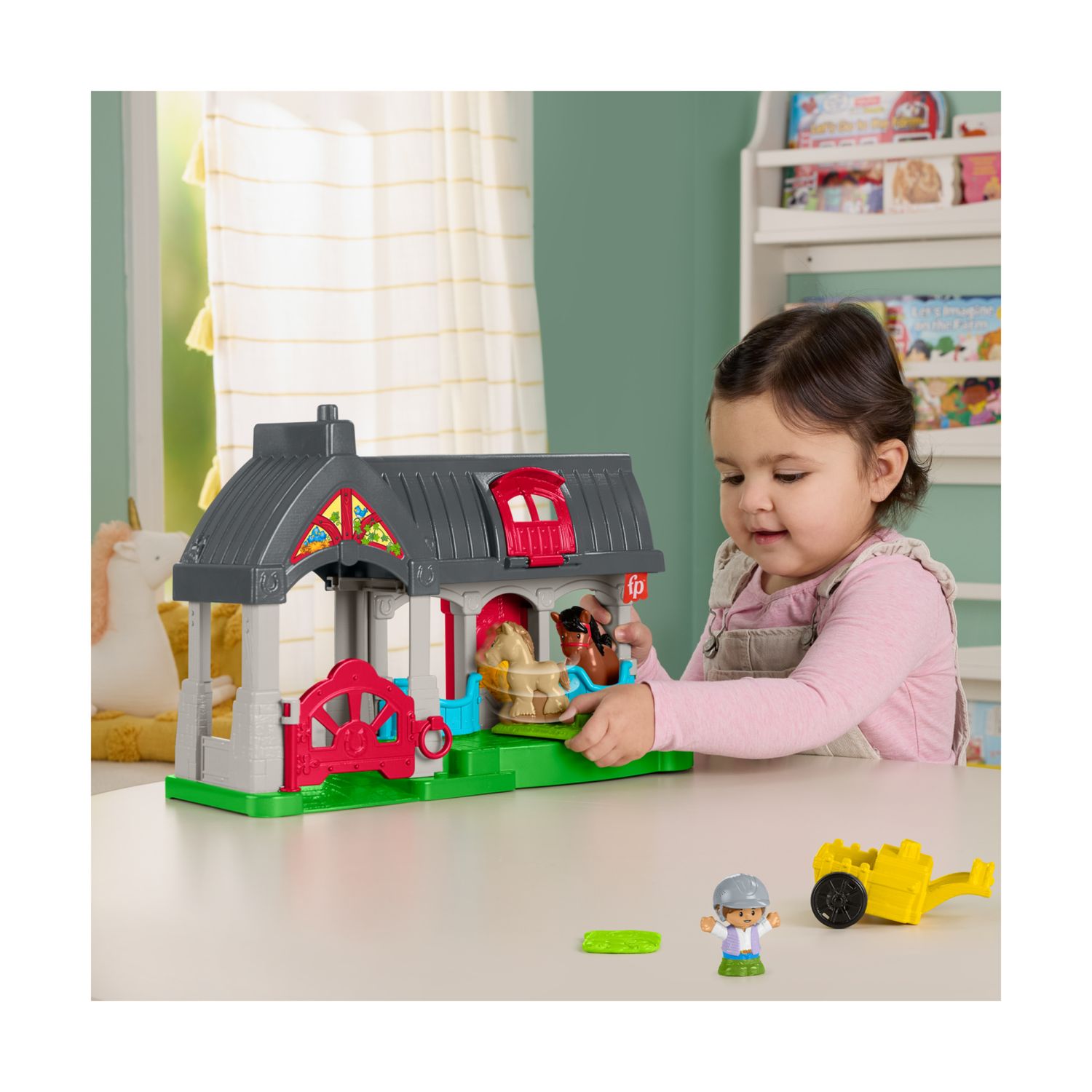 Fisher-price little people - maneggio dei cavalli, playset con suoni, fienile e tre stalle, include 2 cavalli, 1 personaggio e accessori - FISHER PRICE