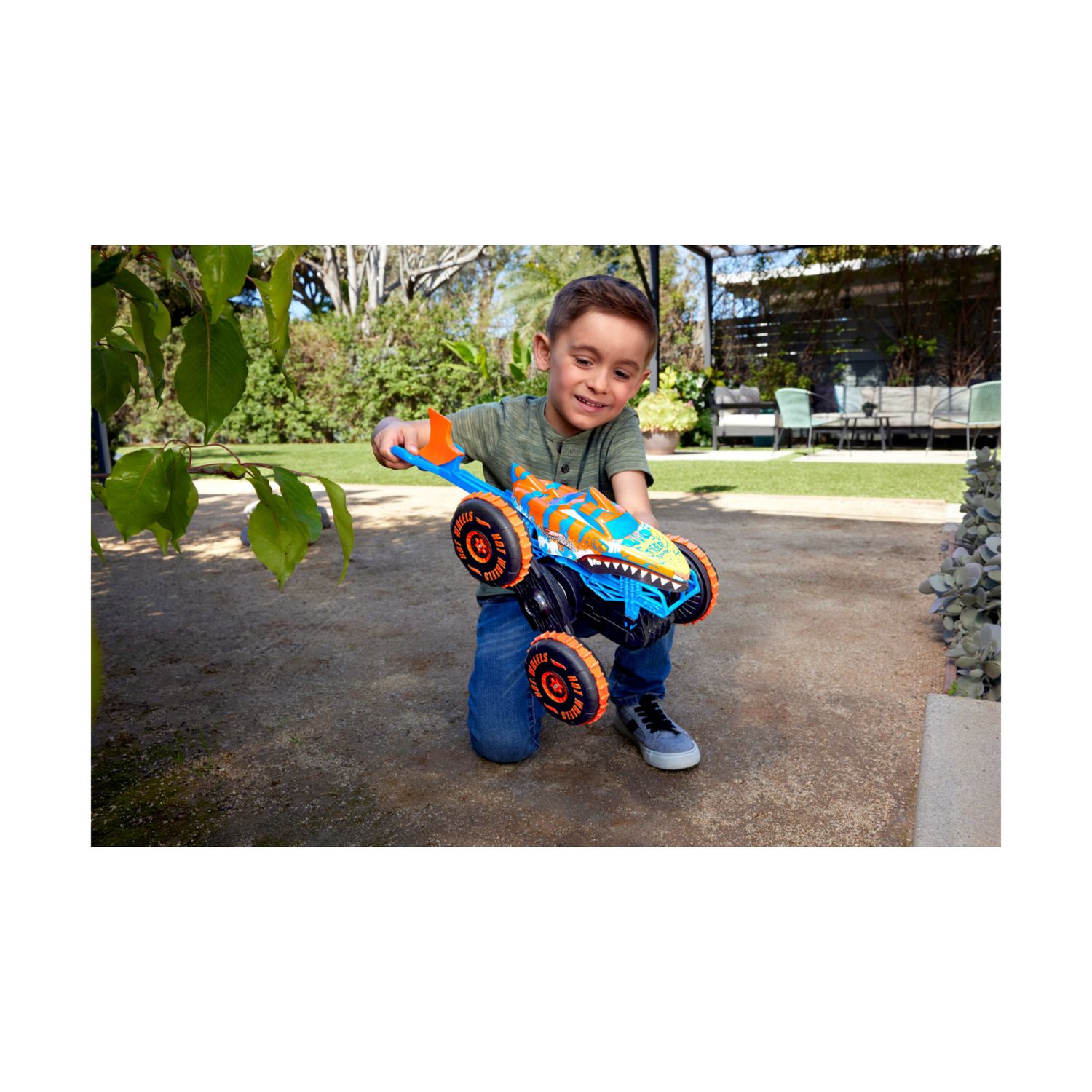 Hot wheels monster trucks - tiger shark super scalatore rc, veicolo radiocomandato con 3 modalità per gareggiare, scalare e fare acrobazie - Hot Wheels