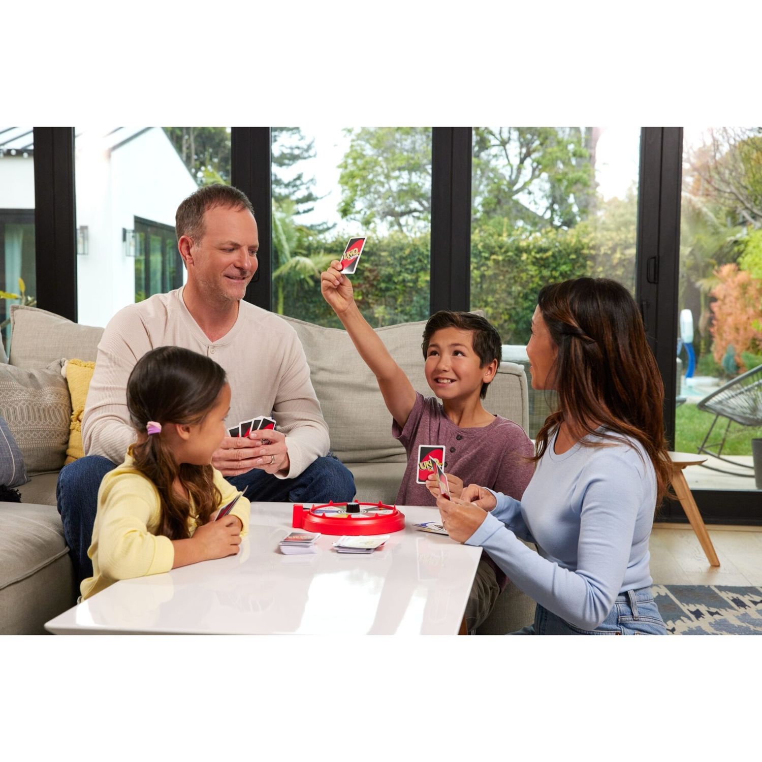 Mattel games - uno spin, versione dell'iconico gioco con spinner e nuove regole, carte speciali per girare la ruota con diversi comandi - UNO