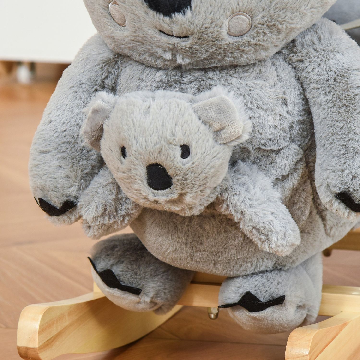 Cavallo a dondolo koala in peluche imbottita con suoni, cintura di sicurezza e base in legno, 60x33x50cm, grigio - 