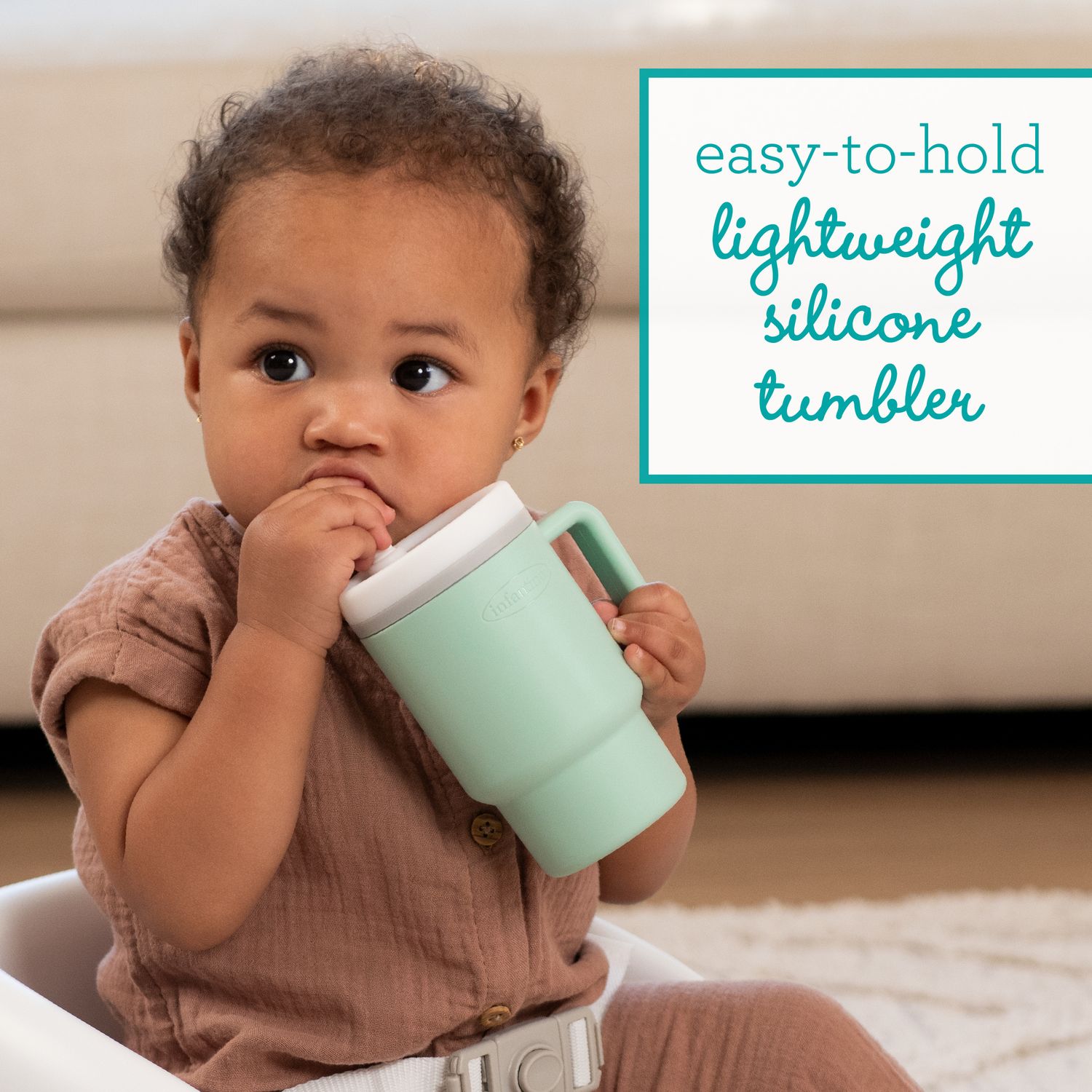 Bicchierino assortito in silicone morbido per bambini - primo bicchiere con beccuccio - INFANTINO