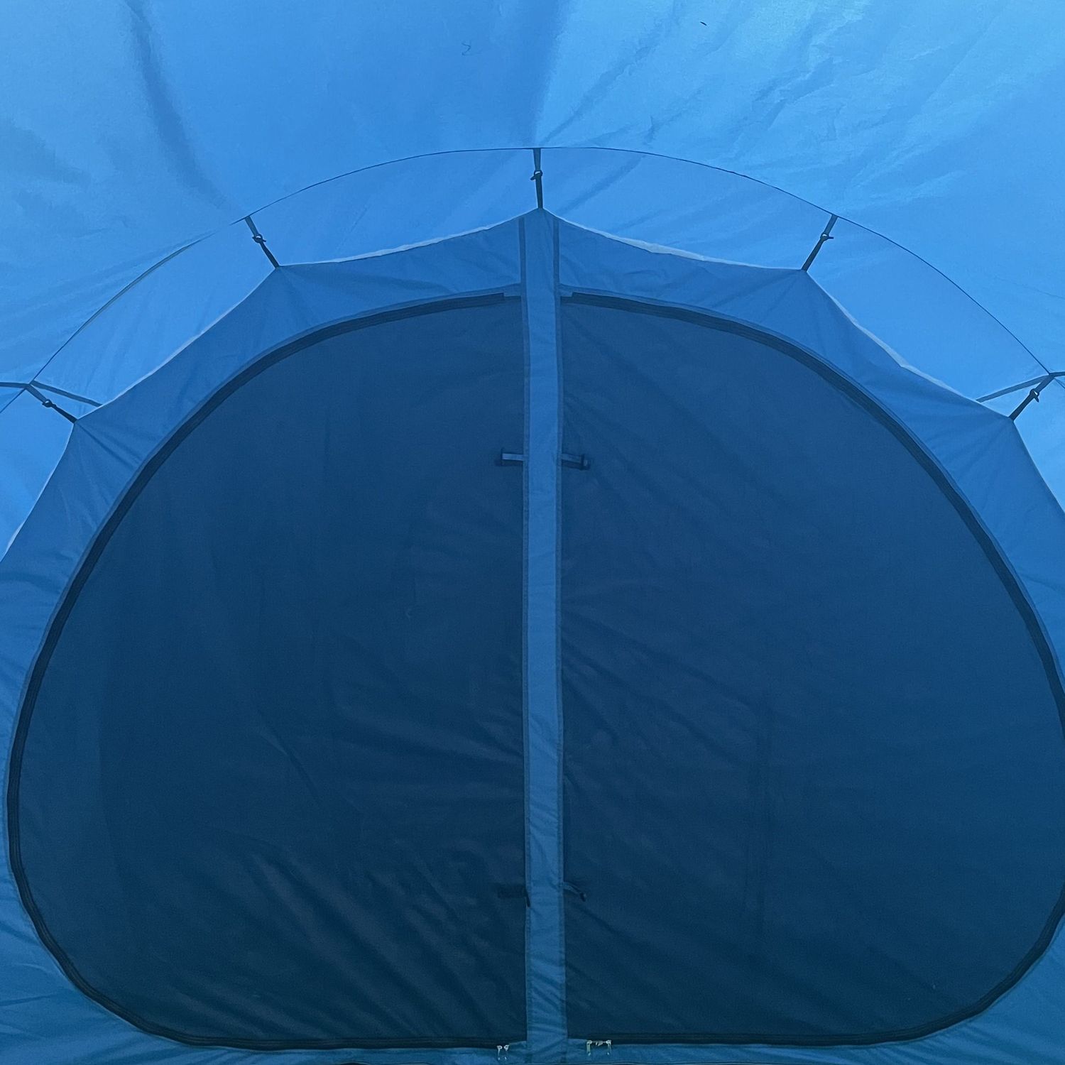 Tenda da campeggio per 5-6 persone con 2 porte, finestre e tasche portaoggetti, 475x315x215 cm, blu - 