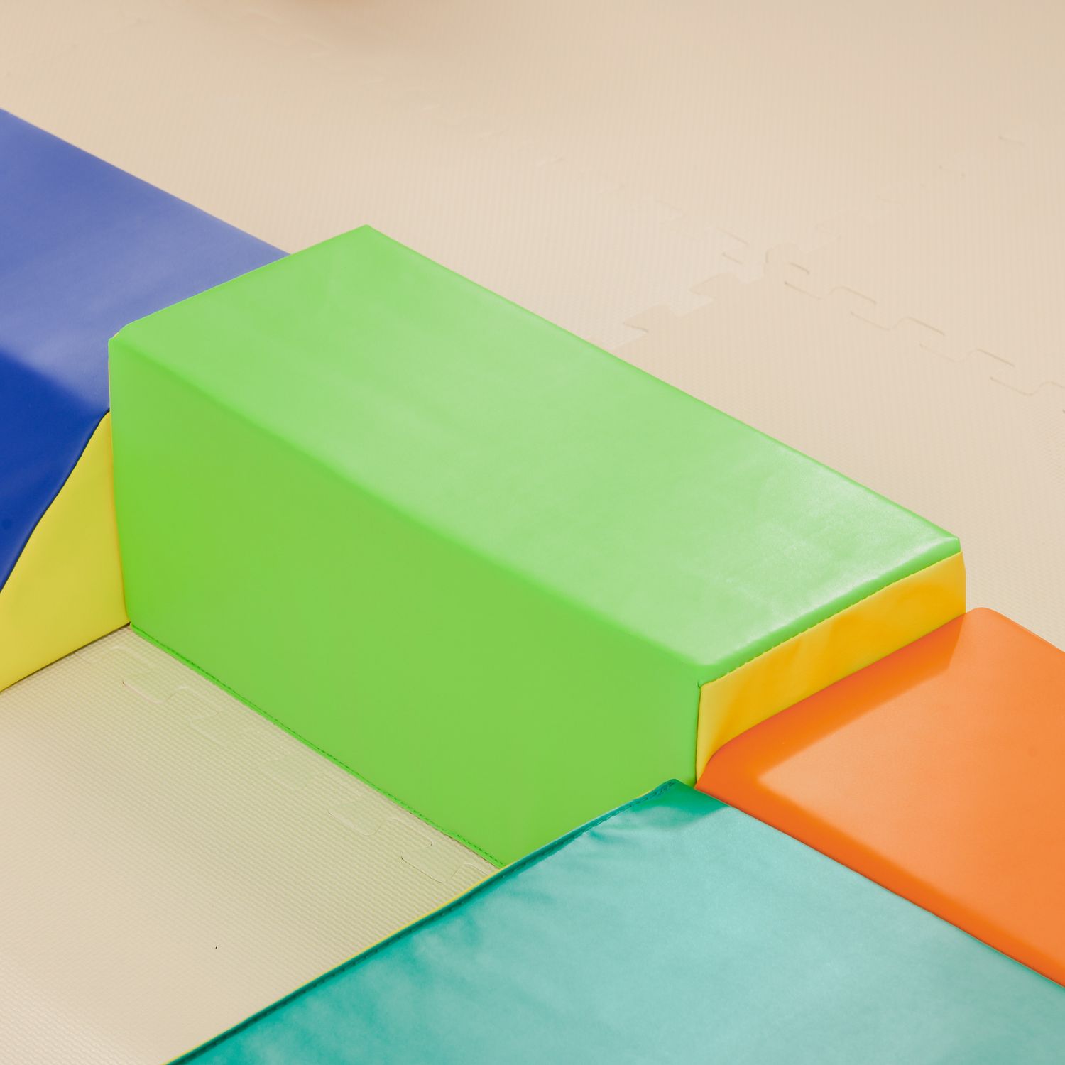 Set costruzioni morbide per bambini con 5 blocchi a rettangolo e trapezio, in pu e epe, 48.3x19.1x48.3 cm, multicolore - 