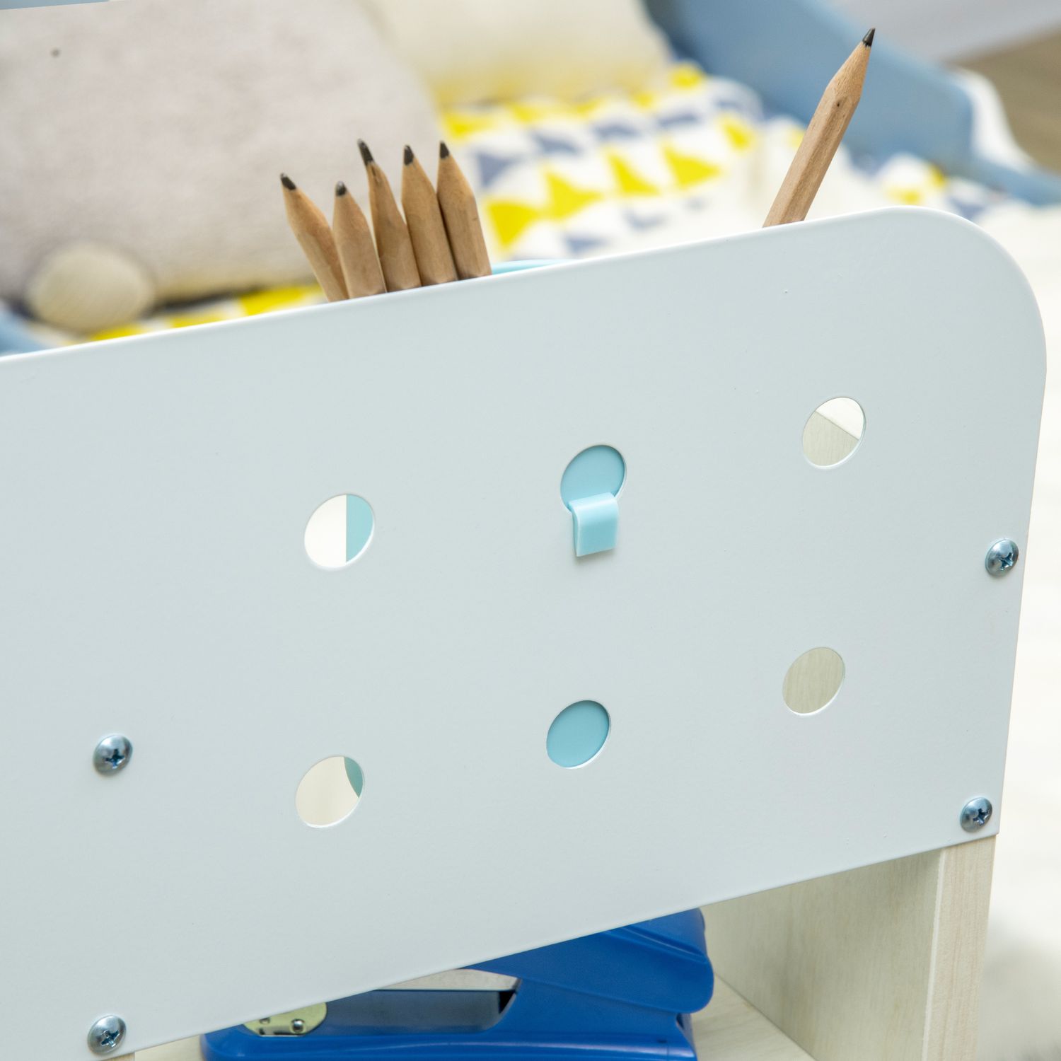 Set scrivania e sedia per bambini da 3 anni regolabile, tavolo inclinabile a 60° con cassetto e ripiani, blu - 