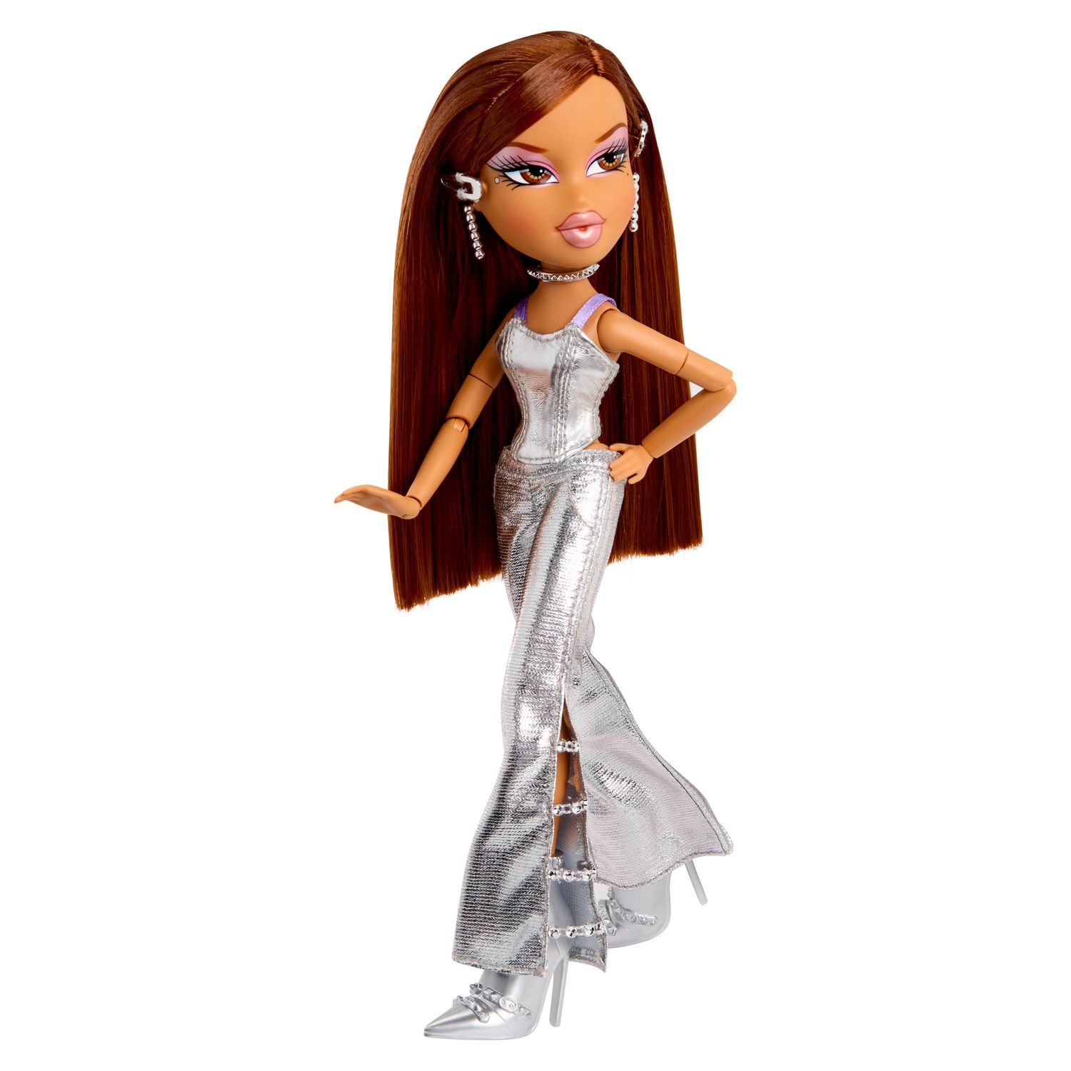 Bratz charmz yasmin - bambola fashion con braccialetto e charm collezionabile, include outfit e accessori, confezione da esposizione - BRATZ