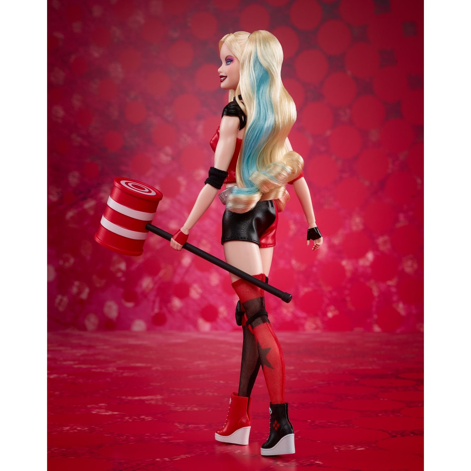 Barbie signature - harley quinn - DC COMICS, Barbie