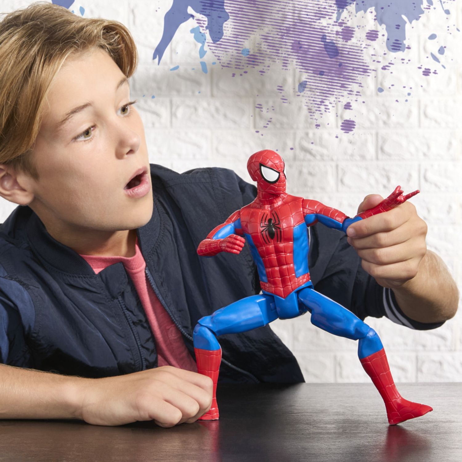 Hasbro marvel spider-man, titan series, spider-man – action figure, giocattoli di supereroi da 30 cm per bambini e bambine dai 4 anni in su - Spiderman
