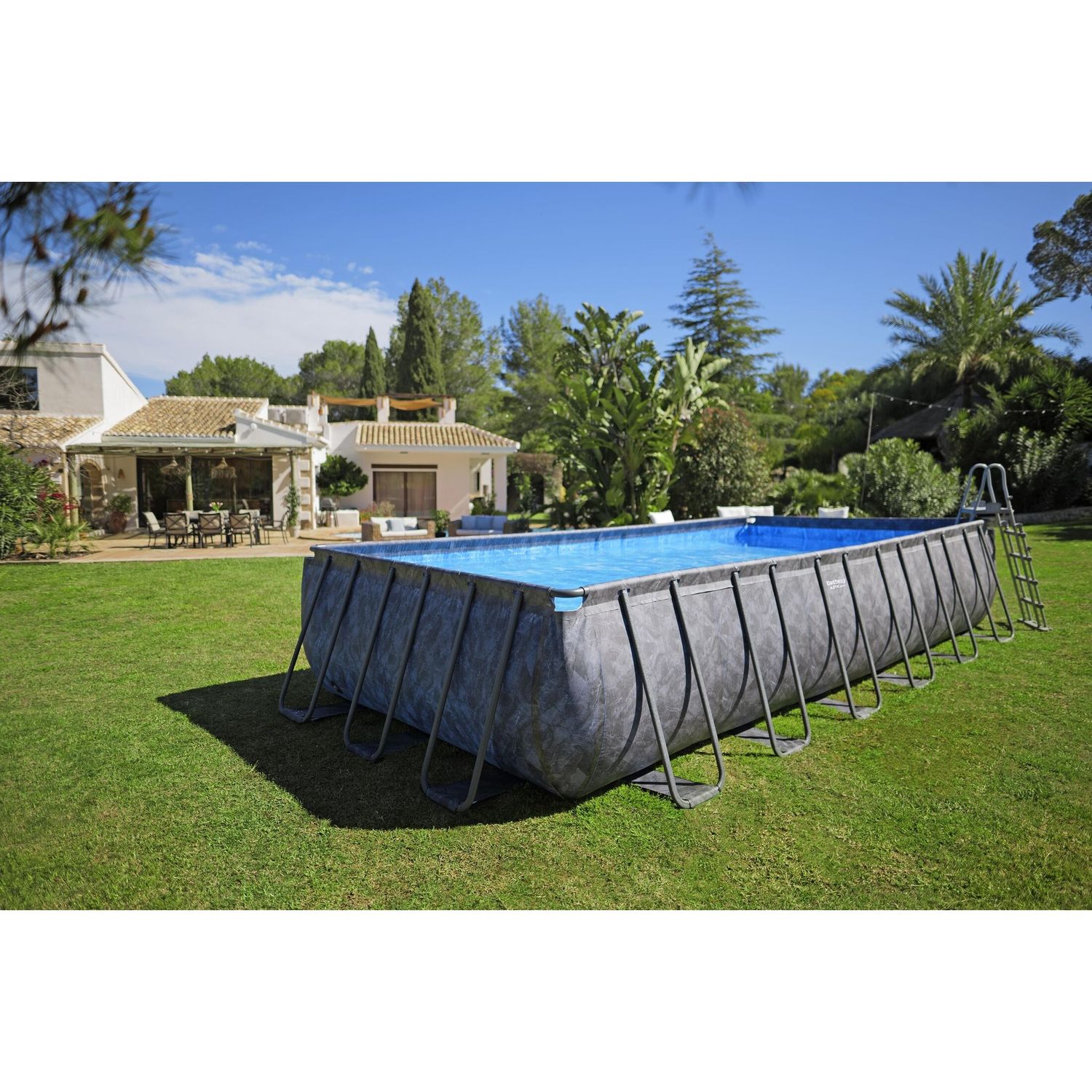 Piscina rettangolare di dimensioni 24' x 12' x 52" / 7,32 m x 3,66 m x 1,32 m - Bestway