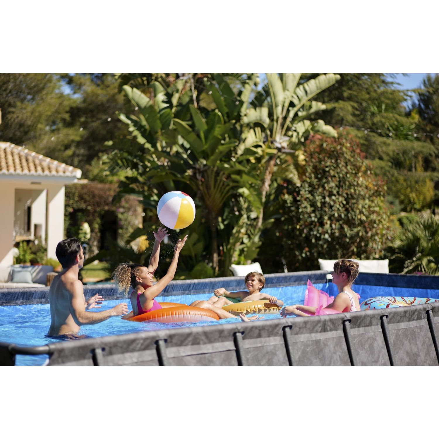 Piscina rettangolare di dimensioni 24' x 12' x 52" / 7,32 m x 3,66 m x 1,32 m - Bestway