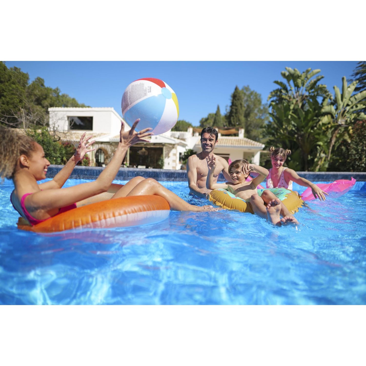 Piscina rettangolare di dimensioni 24' x 12' x 52" / 7,32 m x 3,66 m x 1,32 m - Bestway