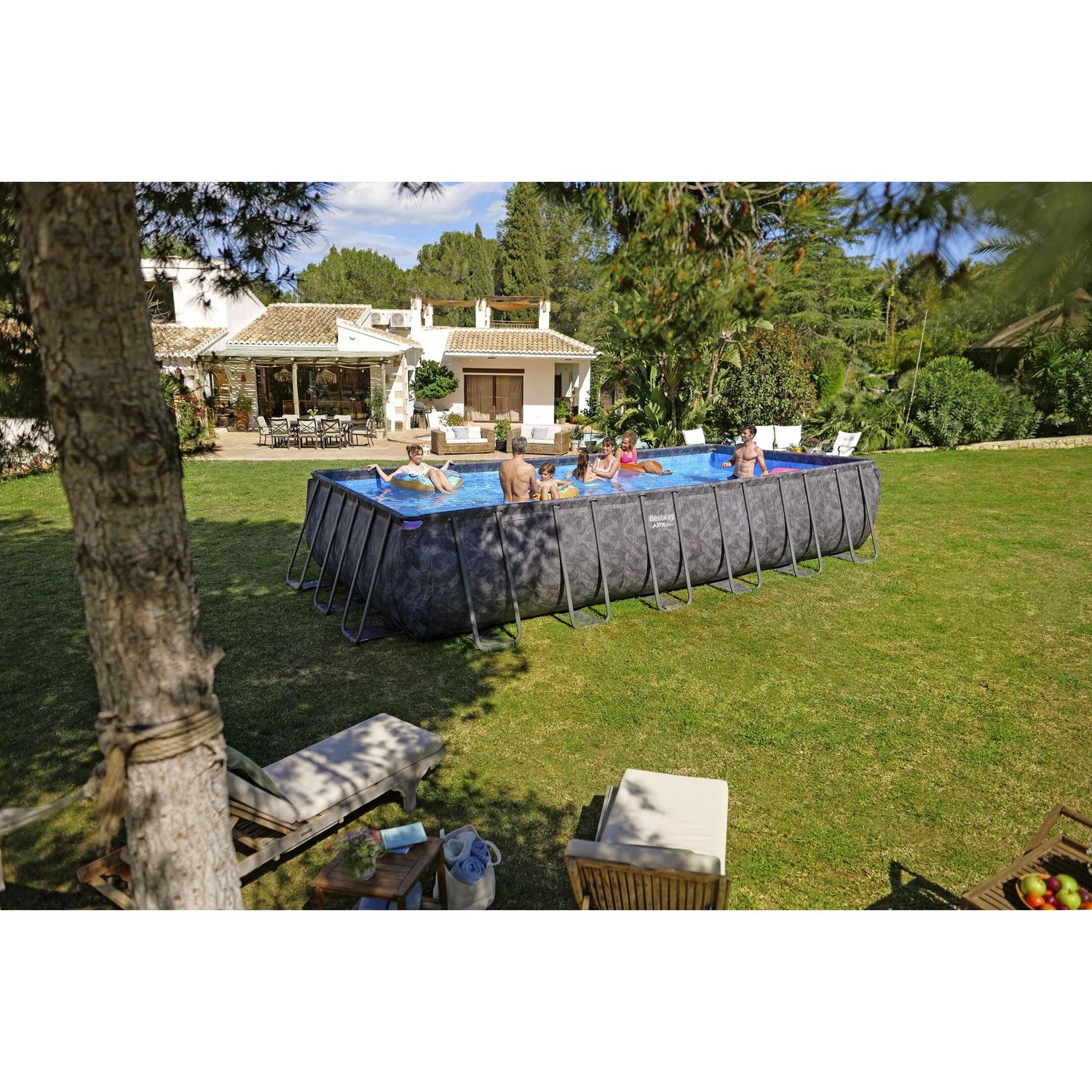 Piscina rettangolare di dimensioni 24' x 12' x 52" / 7,32 m x 3,66 m x 1,32 m - Bestway