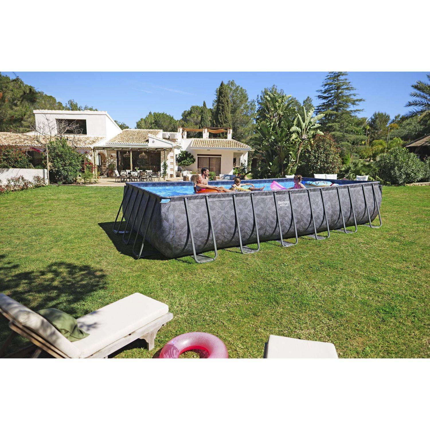 Piscina rettangolare di dimensioni 24' x 12' x 52" / 7,32 m x 3,66 m x 1,32 m - Bestway