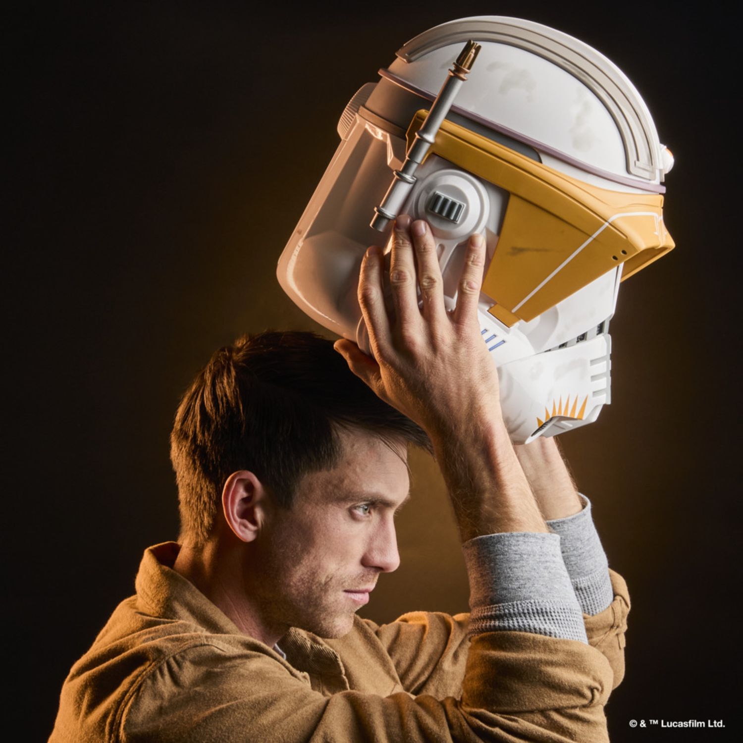 Hasbro star wars the black series, casco elettronico del comandante clone cody – articolo per roleplay per adulti - Star Wars