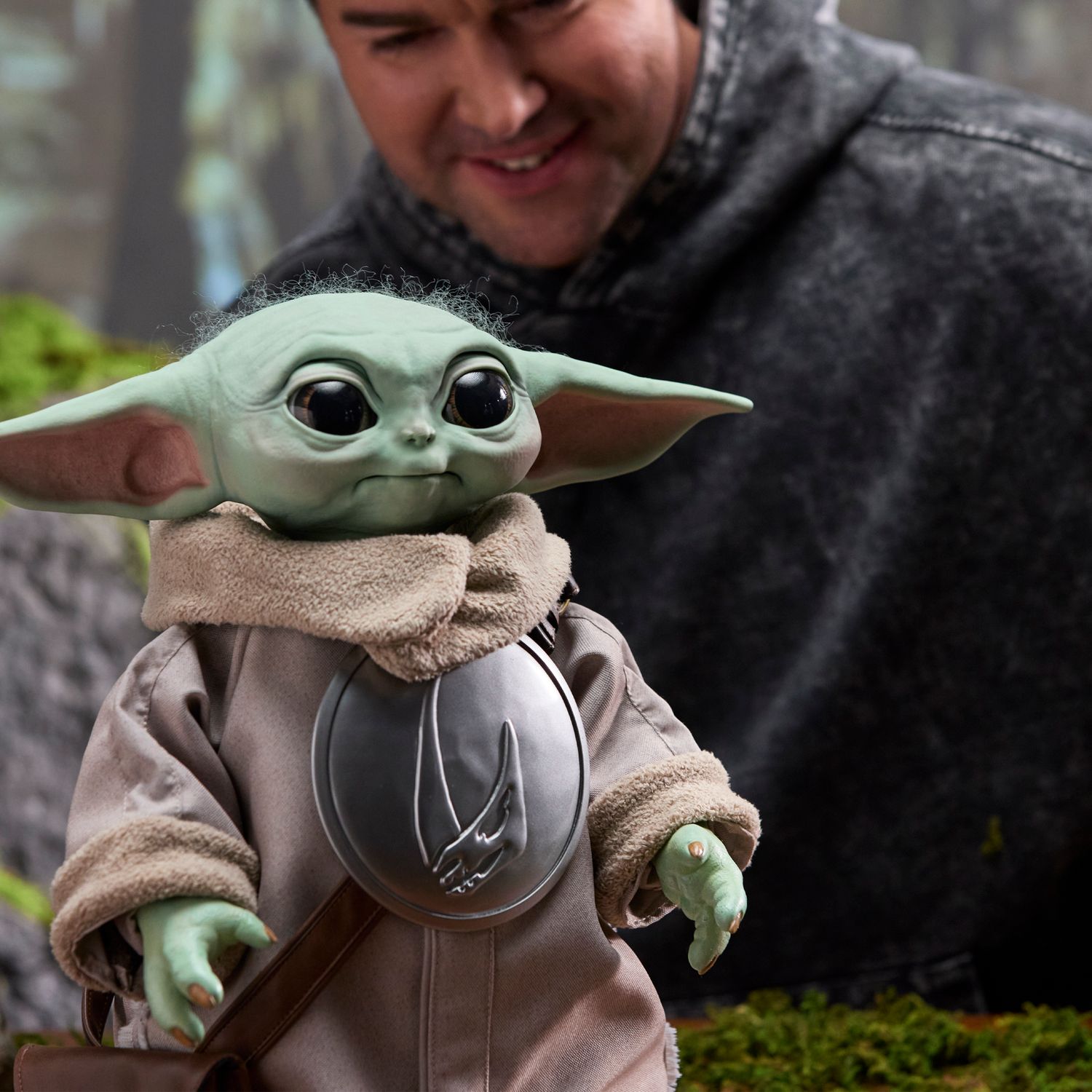 Star wars ultimate grogu animatronico premium 1:1 - replica grandezza naturale edizione limitata, oltre 250 animazioni e suoni, 14+ - Star Wars