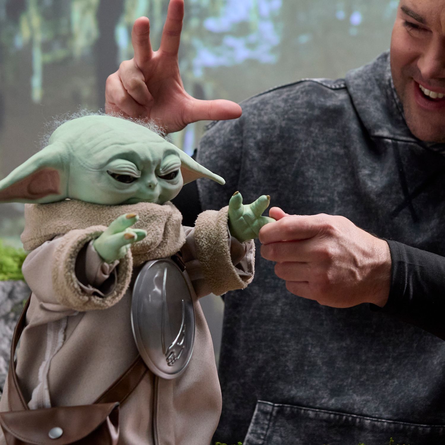Star wars ultimate grogu animatronico premium 1:1 - replica grandezza naturale edizione limitata, oltre 250 animazioni e suoni, 14+ - Star Wars